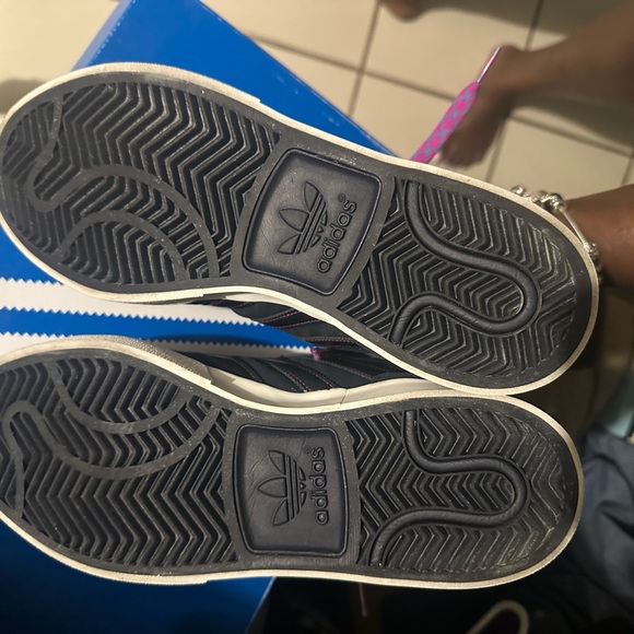 Adidas - Picture 6 of 7